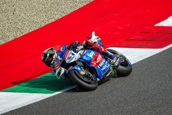 2025 Ducati Panigale V4 Tricolore Italia