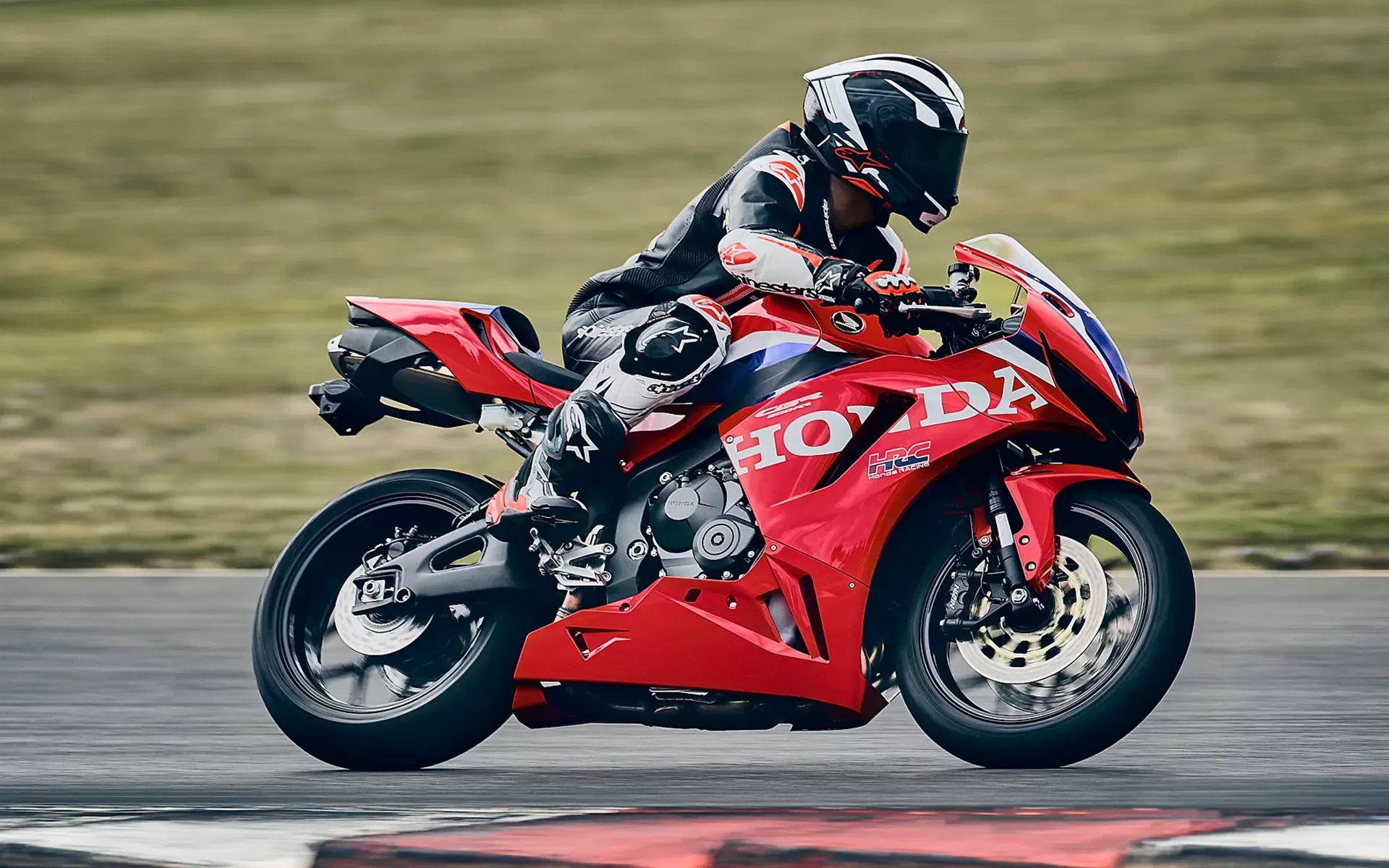 2027 Honda CBR600RR revised front fairing with new frontal mask and integrated spoiler