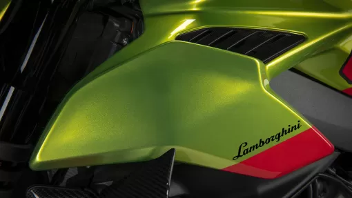 Ducati-SF-V4-Lamborghini-MY23-overview-gallery-03-1920x1080.jpg