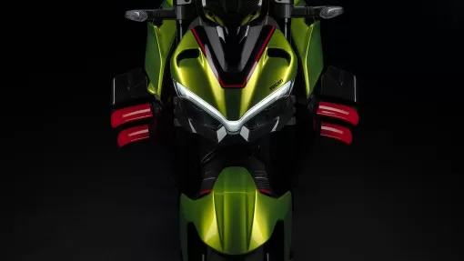 Ducati-SF-V4-Lamborghini-MY23-overview-gallery-06-1920x1080.jpg