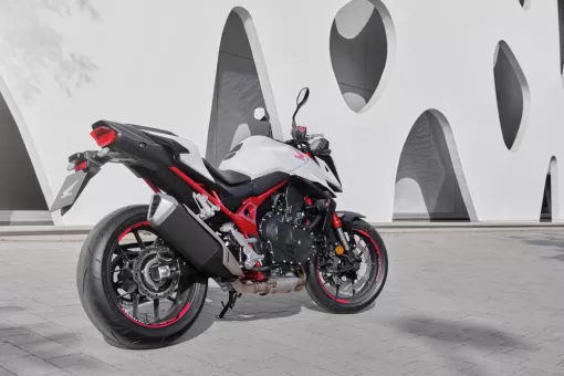 65857_23YM_CB750_Hornet_Location_Style_Statics_0489_ORIGINAL.jpg
