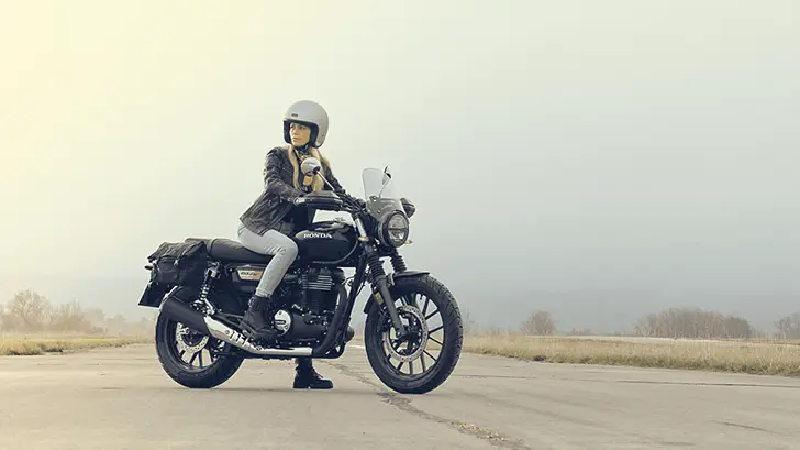 Honda GB350S on location