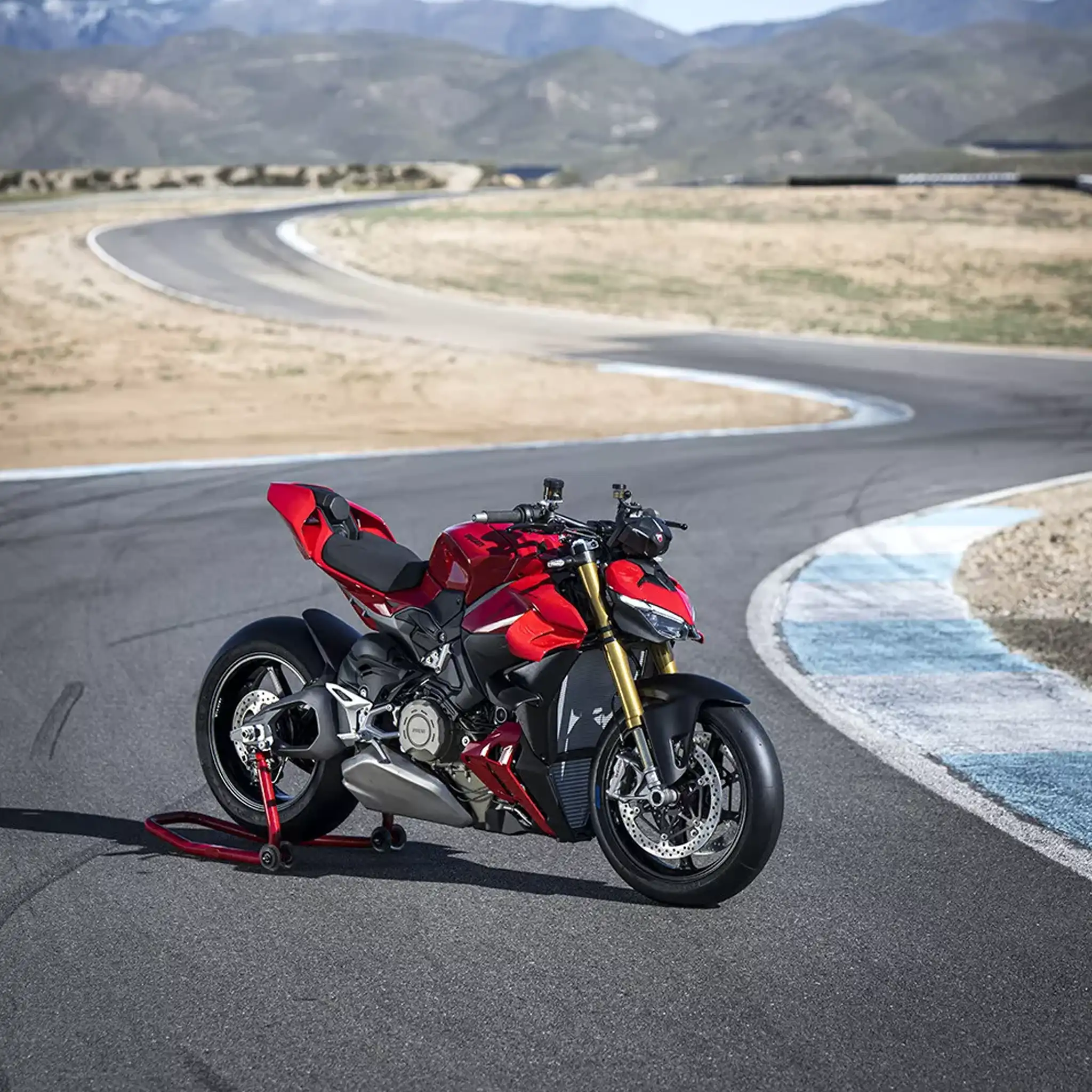 Ducati Streetfighter V4 S &mdash; choose this bike