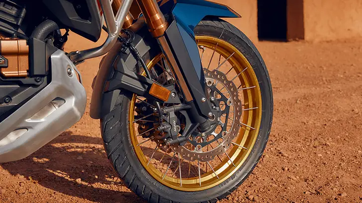 Honda Africa Twin Adventure Sports ES &mdash; 24.8L tank and long-range practicality