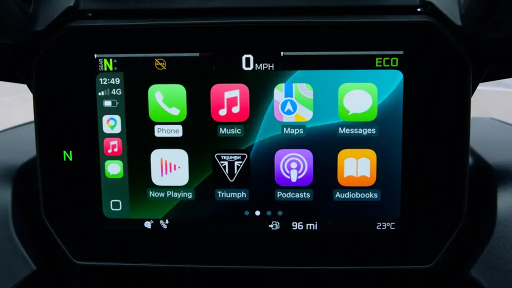 2027 Triumph Tiger 1200 7-inch TFT touchscreen with Apple CarPlay
